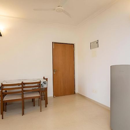 Ronnie'S Studio Apartment アーポラ エクステリア 写真