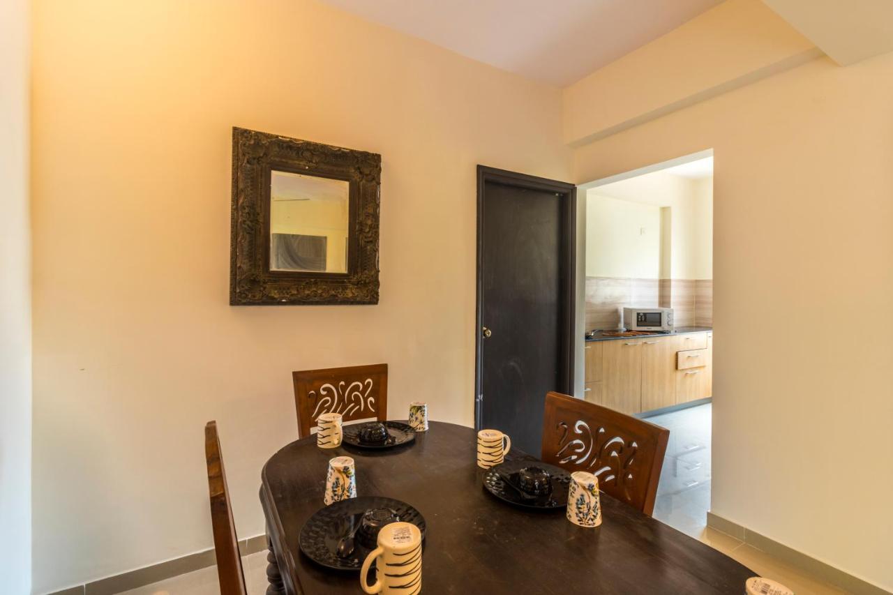 Ronnie'S Studio Apartment アーポラ エクステリア 写真