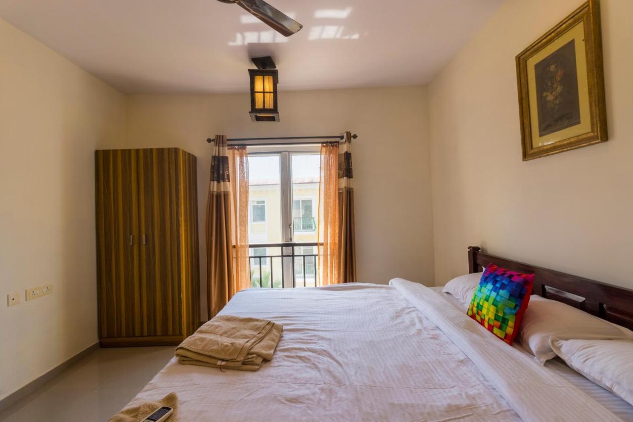 Ronnie'S Studio Apartment アーポラ エクステリア 写真