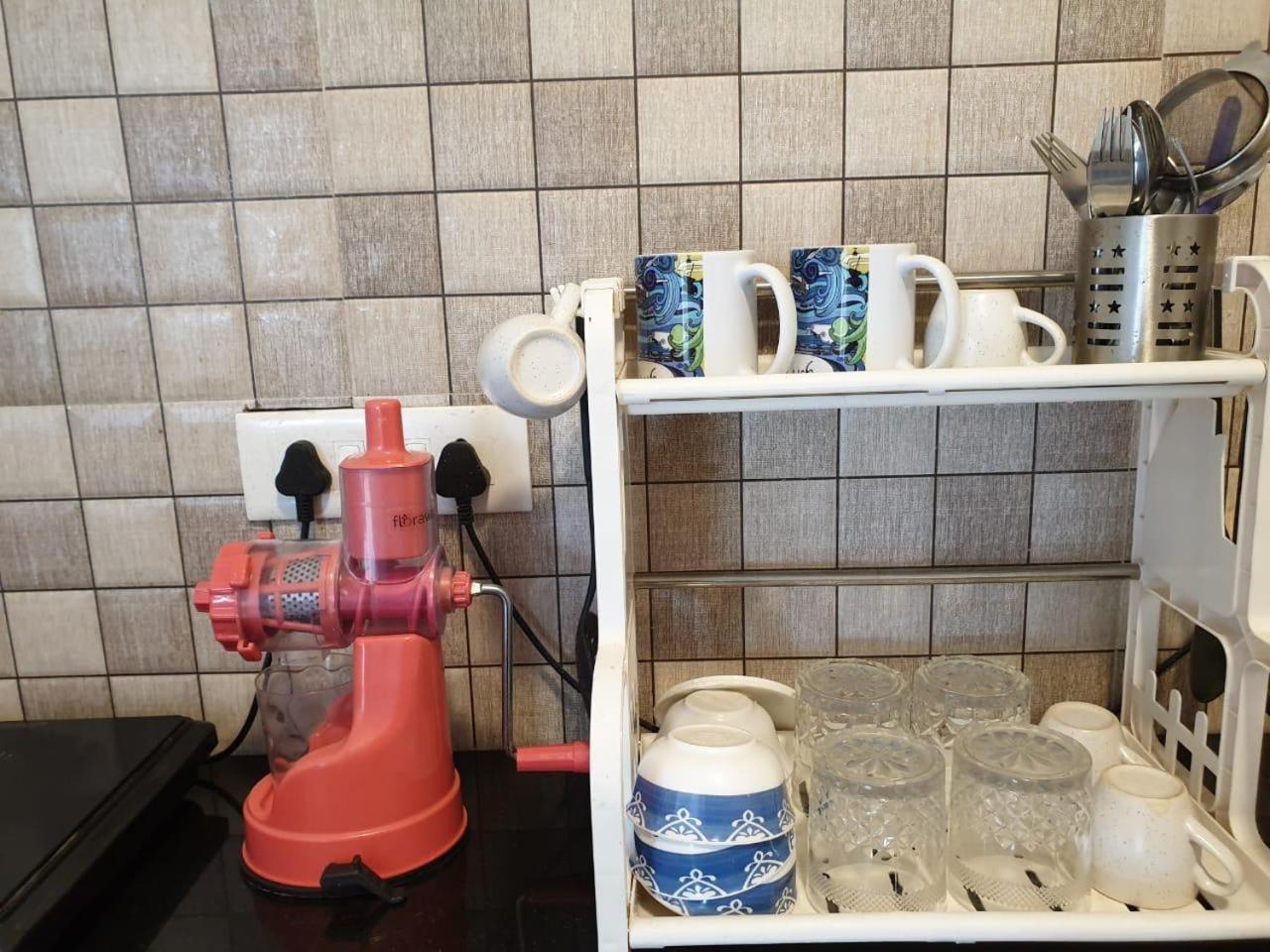 Ronnie'S Studio Apartment アーポラ エクステリア 写真