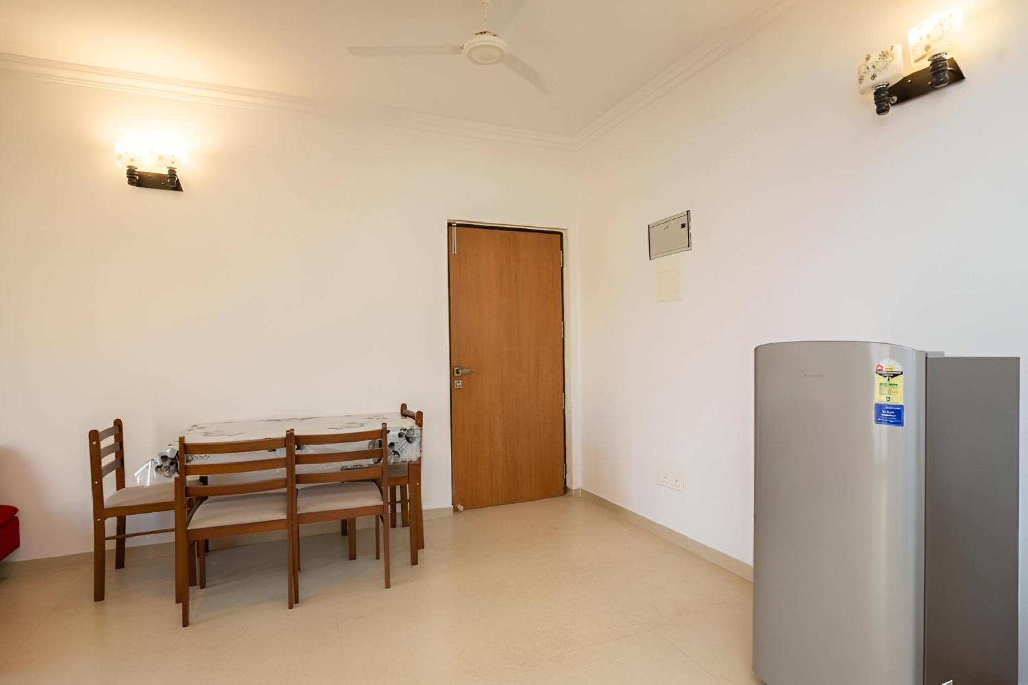 Ronnie'S Studio Apartment アーポラ エクステリア 写真