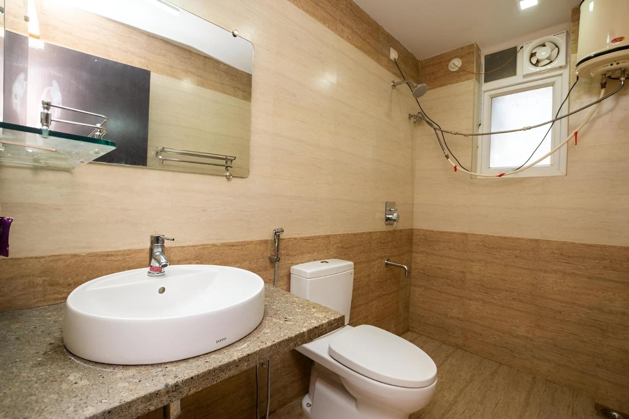 Ronnie'S Studio Apartment アーポラ エクステリア 写真