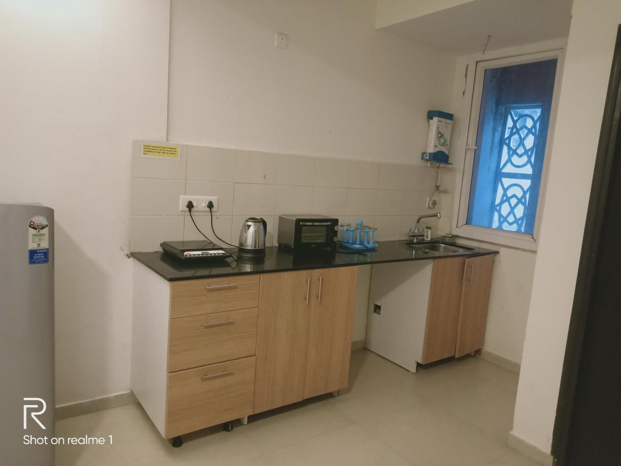 Ronnie'S Studio Apartment アーポラ エクステリア 写真